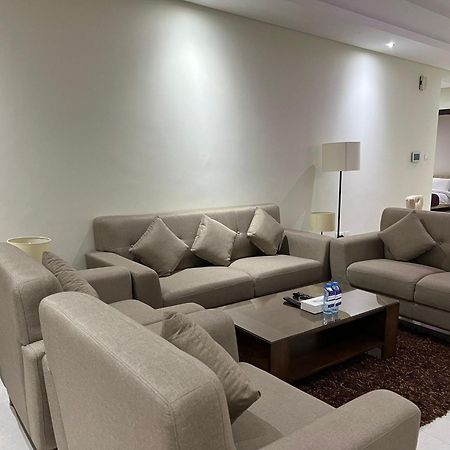 Sirius Tower Aparthotel Manama Exterior photo