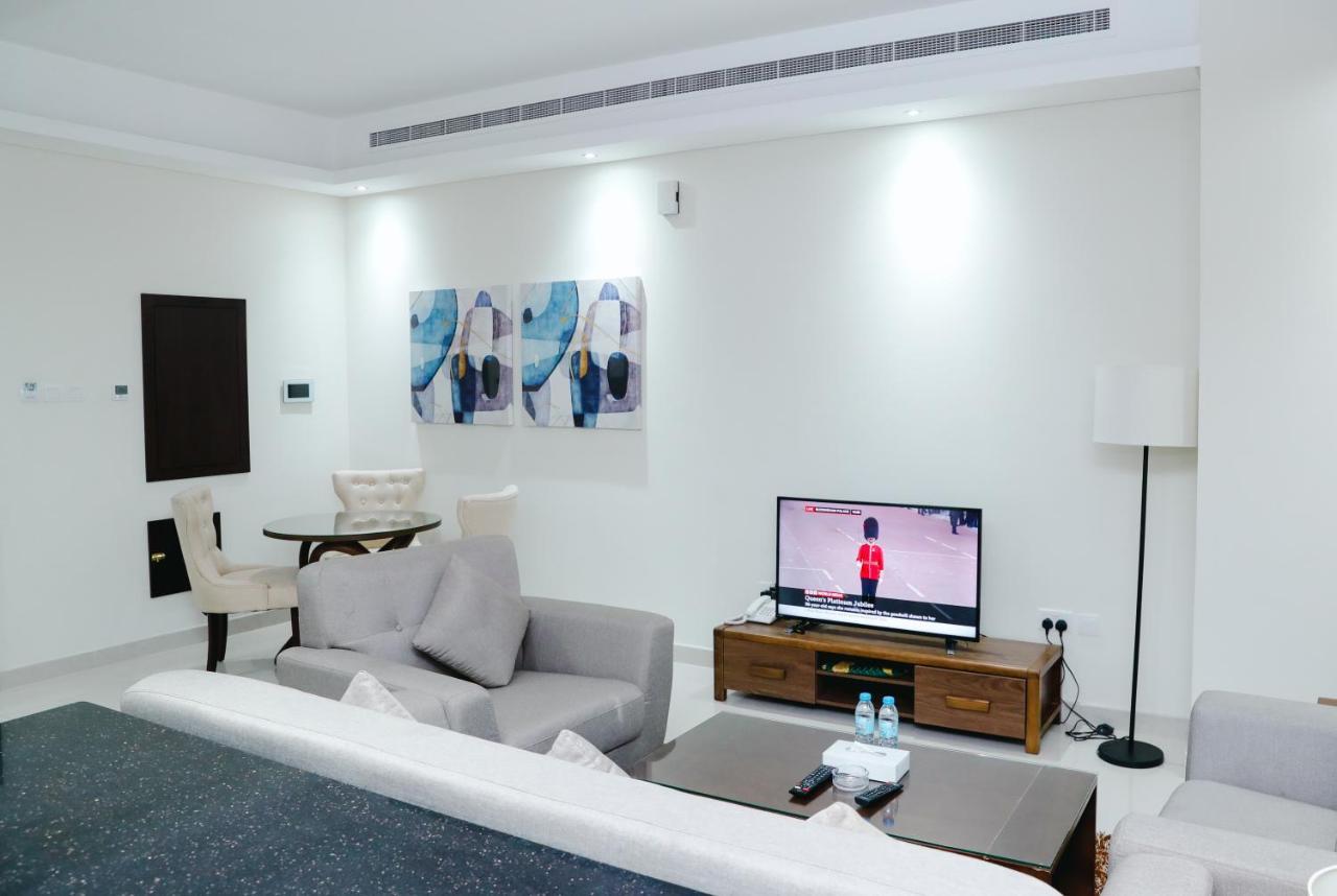 Sirius Tower Aparthotel Manama Exterior photo