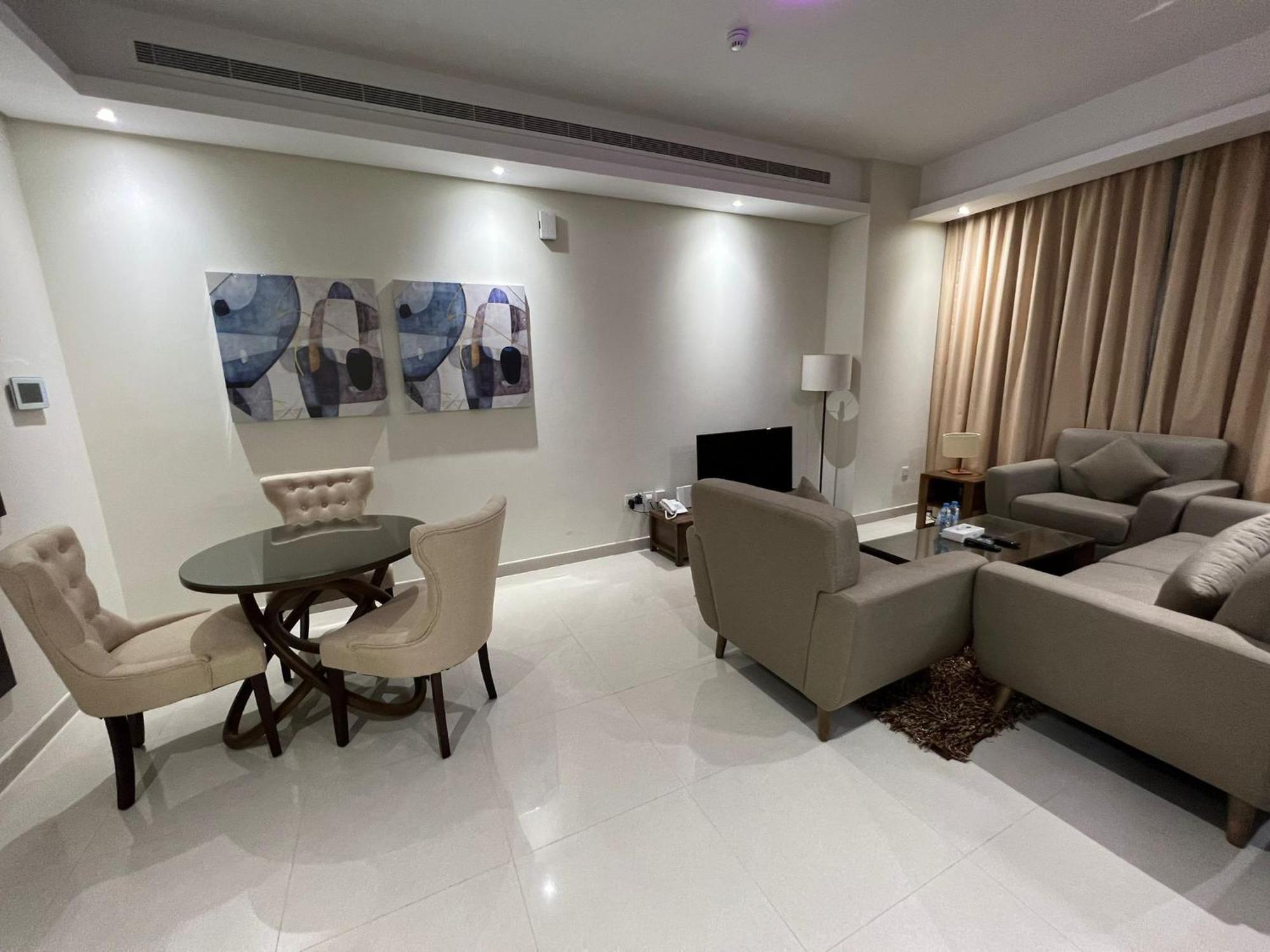 Sirius Tower Aparthotel Manama Exterior photo