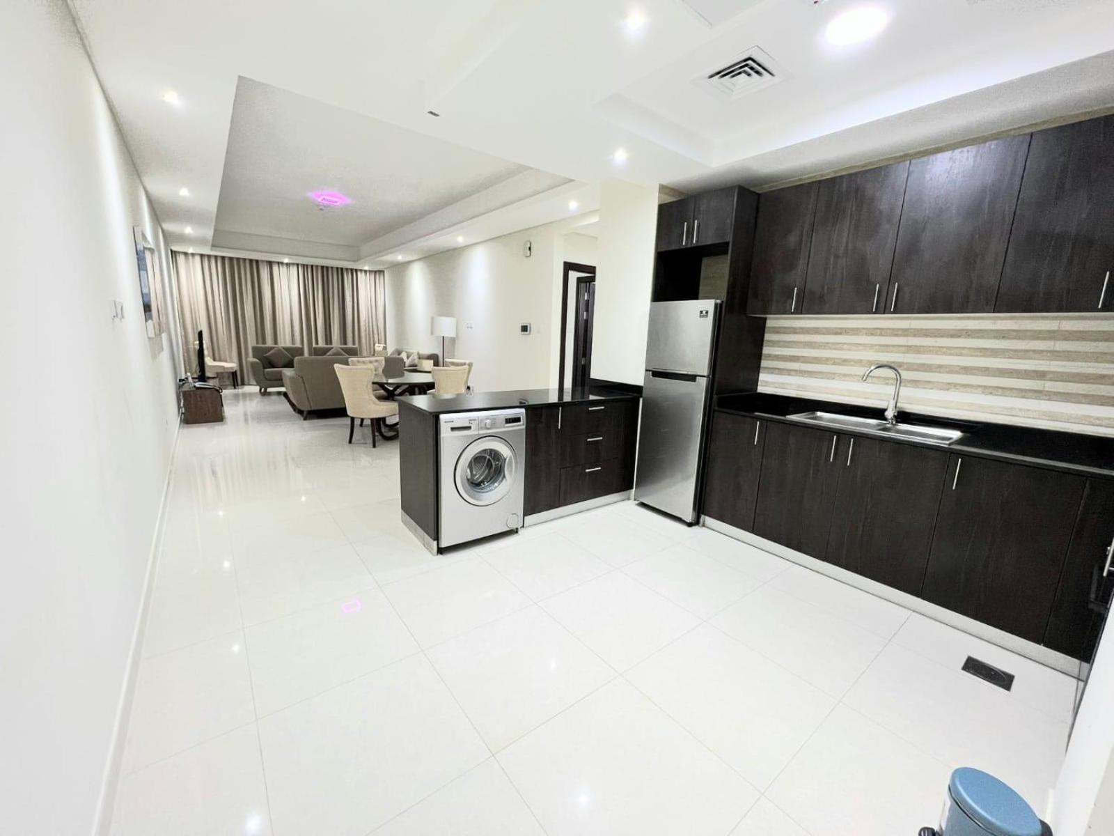 Sirius Tower Aparthotel Manama Exterior photo
